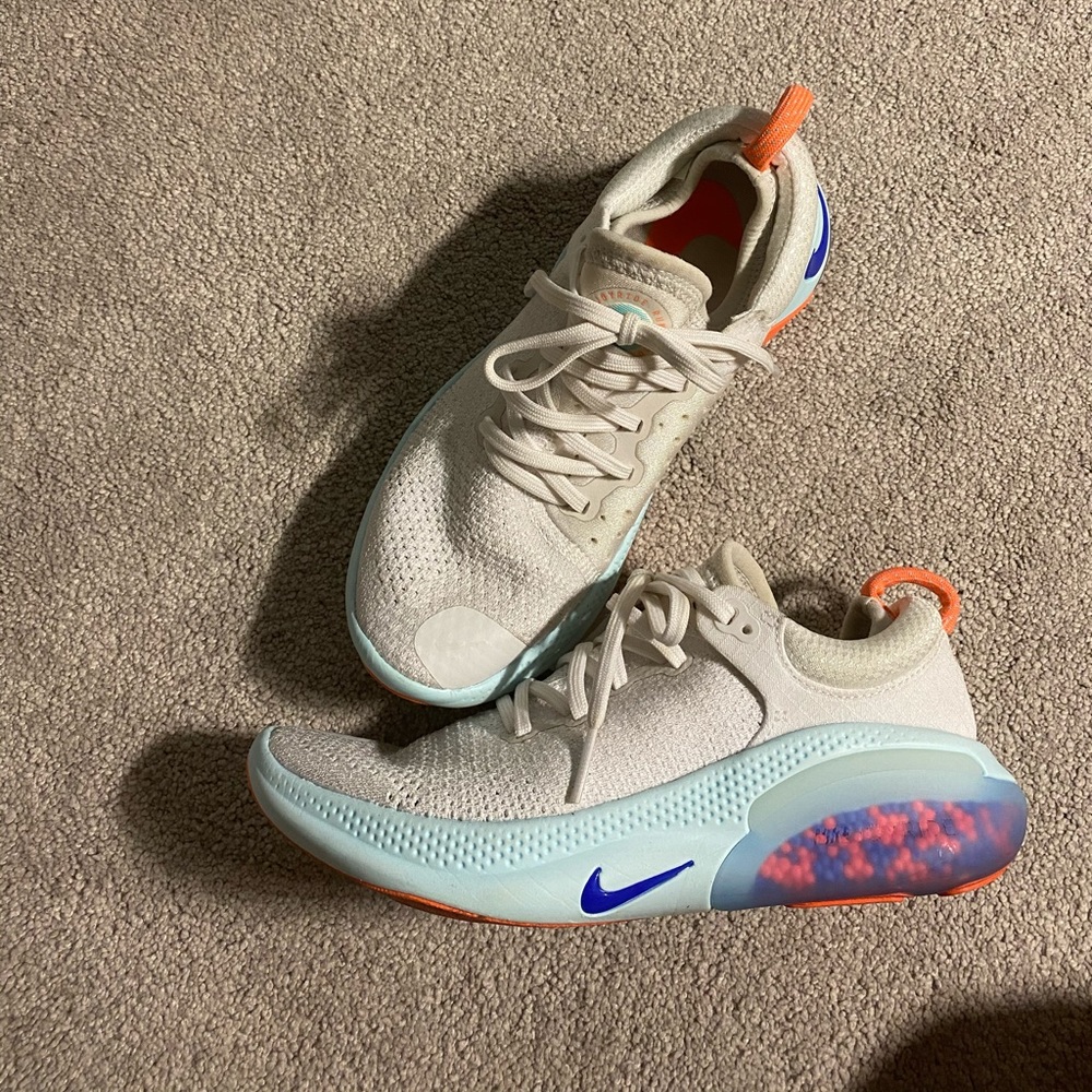 white nike womens joyride